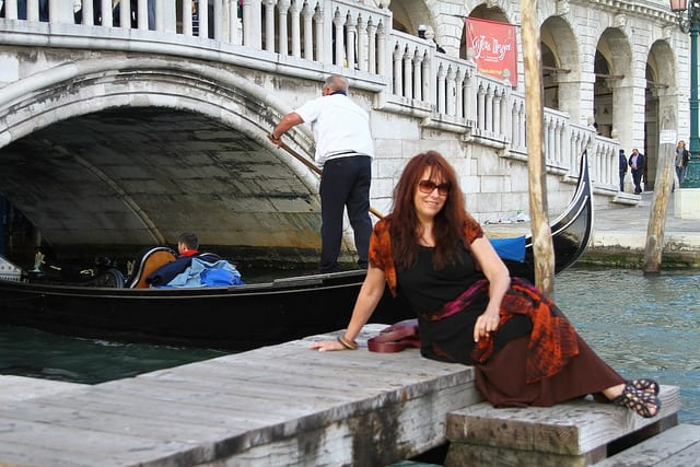 A SIDE TRIP TO VENICE….SHOPPING TEMPTATIONS EVERYWHERE!
